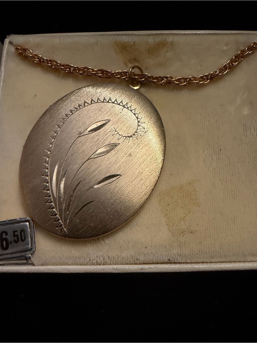 Vintage Mid Century Etched Round Locket Necklaces Set - Picture 3 of 10